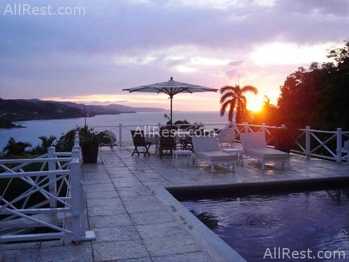 Round Hill Hotel & Villas 105